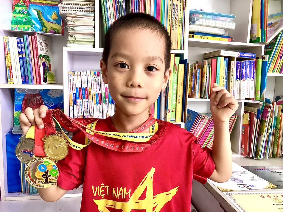 Bé Míp và những tấm huy chương Toán tư duy